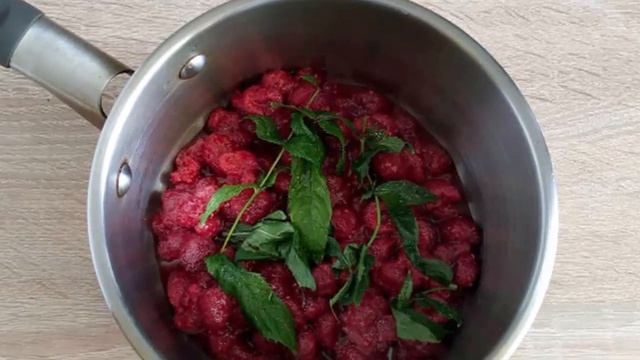 Малиновое варенье с мятой – особенно ароматное и вкусное! смотреть онлайн