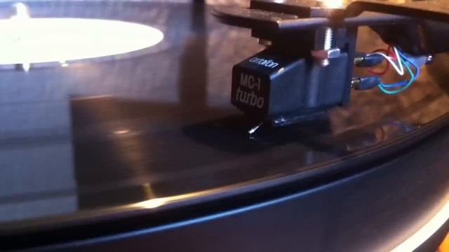Pro-Ject Turntable RPM 1.3 Genie with MC 1 Turbo needle, tube amplifier, Headbox SE смотреть онлайн