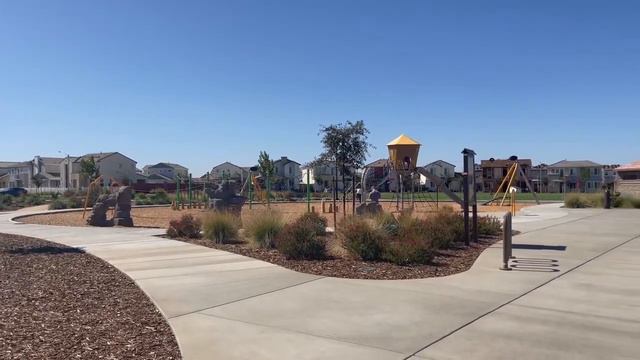 Pyramid Peak Park inside Woodside Homes' Acacia at Cypress community смотреть онлайн