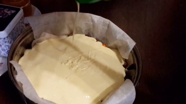 Бисквитный пирог в домашних условиях.С изюмом и облепихой.Очень вкусный и очень нежный.