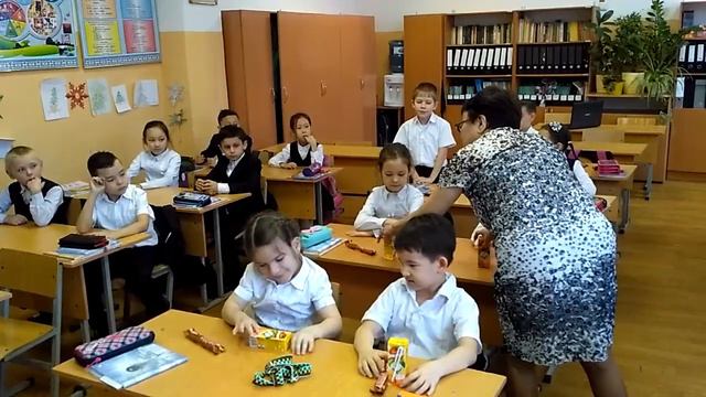 26.12.2108 День рождения Медины г.Алматы, Школа 16, 2 "Г" смотреть онлайн