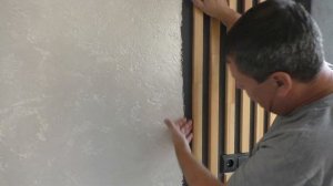 Как закрепить деревянные рейки на стену.