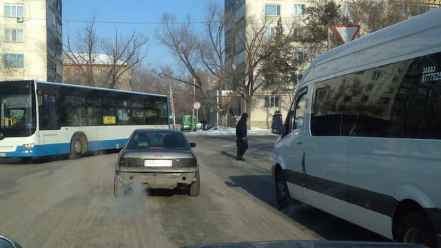 446DRA14. 31.01.16. Катаева-Суворова. Проезд стоп линии на запрещающий светофор. Без бампера смотреть онлайн