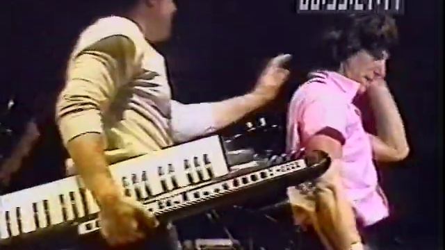 ARMS PT2 NYC BECK W JAN HAMMER SECTION JUST KILLER GUITAR PAGE STARTS AT END TO INTO PT 3 BEST QUA смотреть онлайн