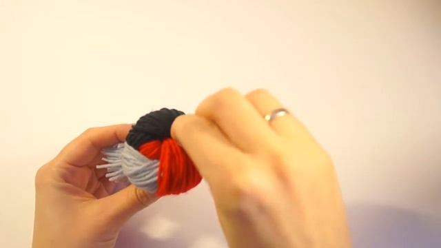 Птичка из пряжи - своими руками▶️ как сделать?!◀️ смотреть онлайн