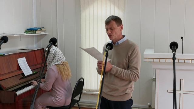 У КРЕСТА МЫ УЧИМСЯ ПРОЩАТЬ / Василий Лещинский, соло смотреть онлайн