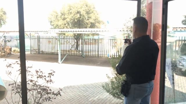 Avery Dennison South Africa Demonstrates Window Graphic Application смотреть онлайн