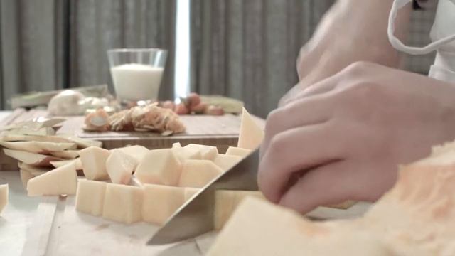 Ķirbju un burkānu krēmzupa смотреть онлайн