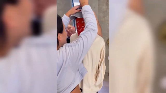 BROMA A MI MAMÁ Y MIS TRABAJADORES смотреть онлайн
