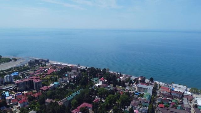 Полет над Лазаревским, это было 01.01.2022 ?ЛАЗАРЕВСКОЕ СЕГОДНЯ?СОЧИ. смотреть онлайн