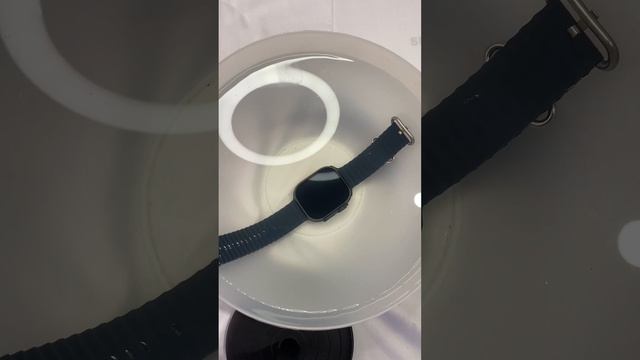 Colocando o smartwatch W69 Ultra Max na água: Veja o que aconteceu! e ativando a bússola смотреть онлайн