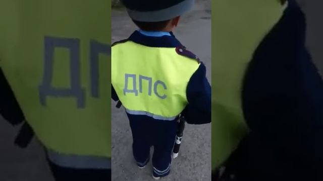 В селе Чугуевка, Чугуевского района, приморского края ходит маленький мент! ОСТОРОЖНО??? смотреть онлайн