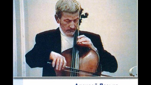 Alexey Lazko plays / Bach. Cello Suite in c-moll (No. 5, BWV 1011), Sarabande смотреть онлайн