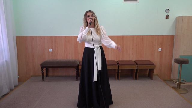 "Небо". Поёт солистка народного вокального ансамбля "Менестрели" Юлия Абрамович. смотреть онлайн
