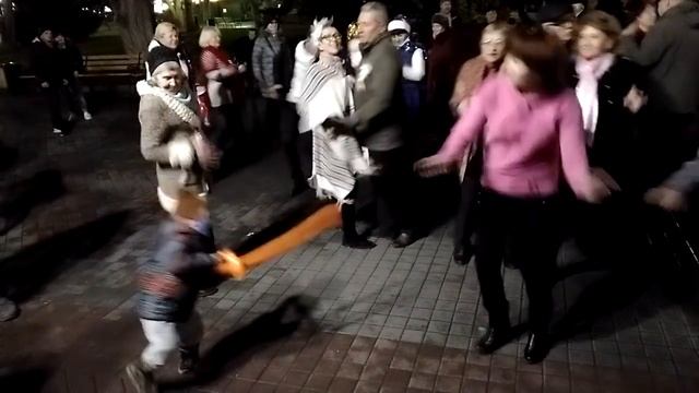 28.12.19 - Танцы на Приморском бульваре-Севастополь - Свадьба Александра и Галины - Сергей Соков смотреть онлайн