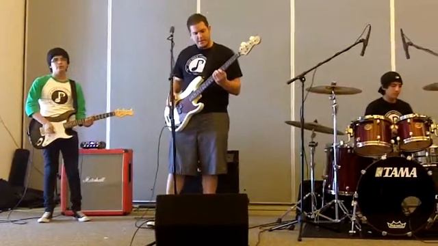 Pure Rock students rocking out at the Pico Rivera expo!!!!!!!!! смотреть онлайн