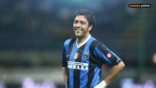 ALVARO RECOBA : Pemain Bintang Berkelas Yang Pemalas смотреть онлайн