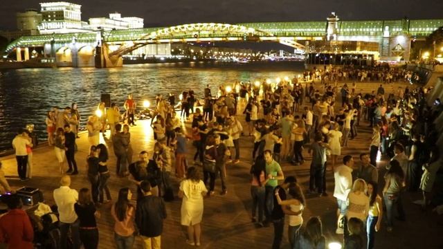 Парк Горького. Танцы смотреть онлайн