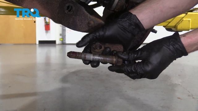 How To Replace Front Strut Assembly 2006-2010 Ford Explorer смотреть онлайн