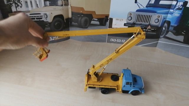 Обзор модели Зил-4333 АГП-22.04, масштаб 1:43, AVD-models. смотреть онлайн