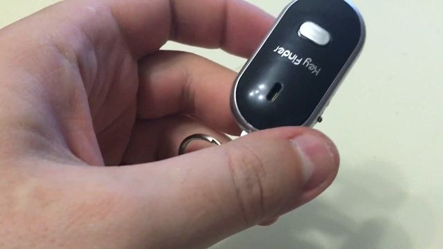 Брелок для поиска ключей, отзывающийся на свист