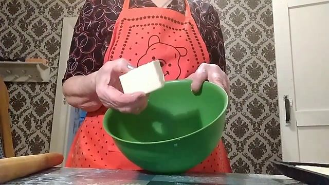 СЕГОДНЯ Я СТРЯПУХА ?ВСЯ В МУКЕ И ТЕСТЕ???НО С ПИРОГАМИ  К СЫНУ!!??