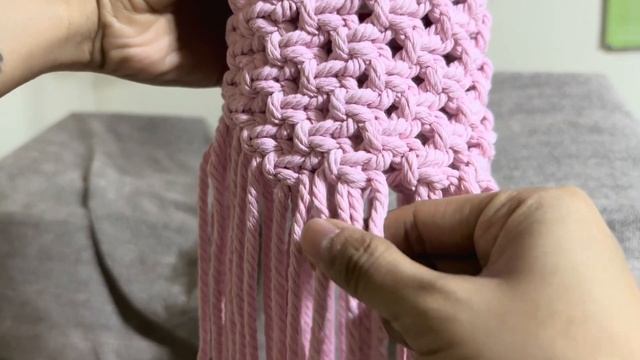 DIY Macrame Water Bottle Holder Bag with Adjustable Strap TUTORIAL смотреть онлайн