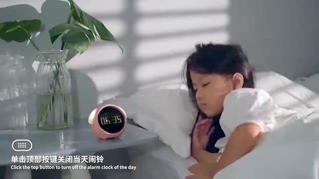 Детский будильник с забавными мордашками смотреть онлайн