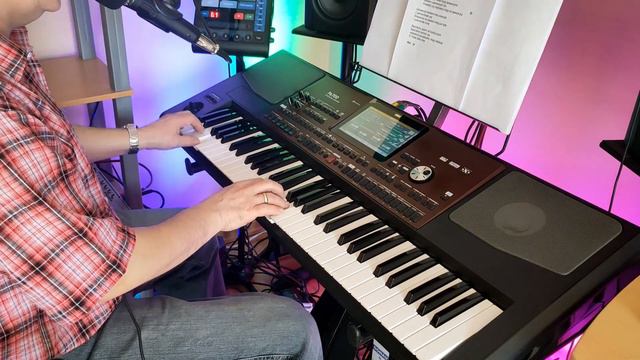 7 czerwonych róż (BACIARY) cover. Rysmus-music. Korg Pa 700. смотреть онлайн