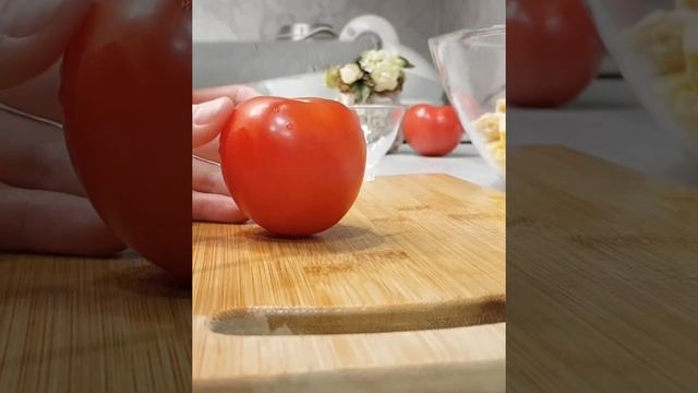 НЕ Баварский салат?Но очень быстрый, вкусный и необычный рецепт! смотреть онлайн