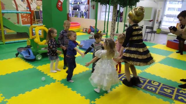 Детский день рождения. Максим в гостях у Леры. смотреть онлайн