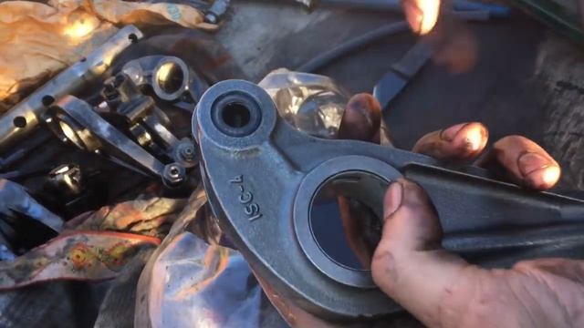 Замена распредвалов и рАкеров Cummins ISX часть 4 смотреть онлайн