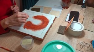 приклеиваем золото на полимент. фрагмент занятия по золочению