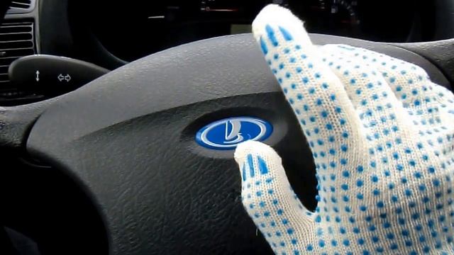 Как вставить ключ в замок зажигания Lada Kalina смотреть онлайн