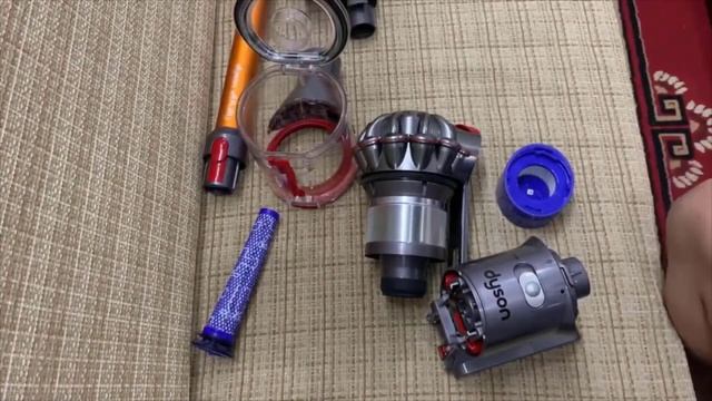 Dyson V8 Absolute Cordless Stick Vacuum Cleaner 2023 Review