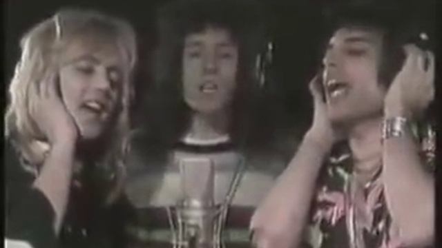 Queen- Somebody to Love смотреть онлайн