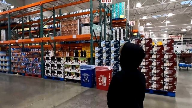 Закупка продуктов на ДЕНЬ РОЖДЕНИЯ СЕМЕНА в магазине Costco / Дети в Костко смотреть онлайн