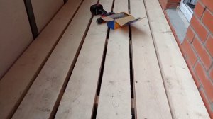 Делаю пол на балконе. Дёшево и сердито.