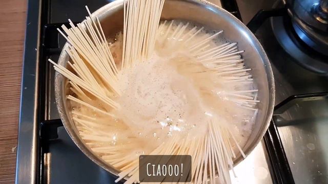 SUPER EASY PRAWN NOODLE SOUP/SAUCE RECIPE || PRAWN NOODLE 10 MINS RECIPE смотреть онлайн