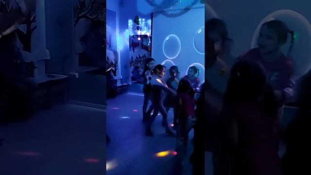 День рождения в стиле Диско / Дарине 7 лет смотреть онлайн