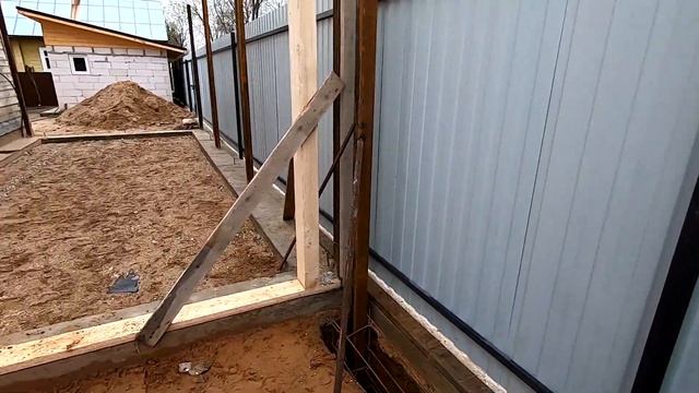 Каркасный пристрой и гараж к дому.