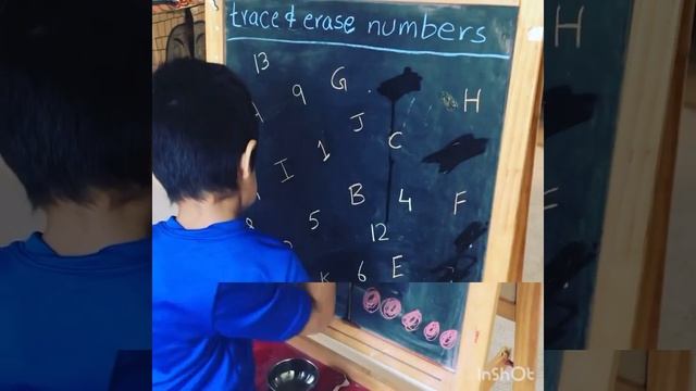 Painting over chalk path with water is a great Fine Motor Skills for preschoolers✂️?✍️? смотреть онлайн