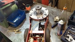 домкрат не опускается