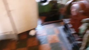 Старый лифт в интеллигентном доме остановился