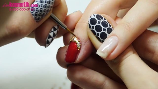 Как крепить стразы Swarovski и бульонки на гель-лак в виде улыбки смотреть онлайн