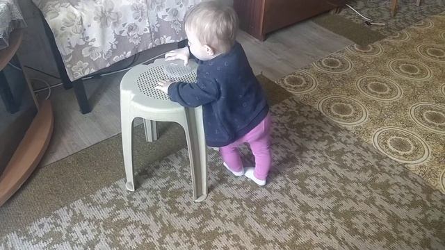 Уроки ходьбы Мелания придумала тренажёр для обучения ходьбе Первые шаги Морские тренировки 11.04.22 смотреть онлайн