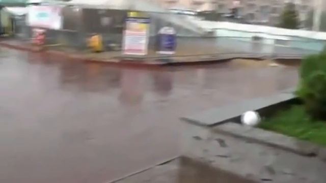 Буря в Луганске 5 июня 2012 года. Storm in Lugansk смотреть онлайн