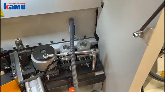 Нанесение кромочного материала и обработка кромки на деталях по узлам на станке Alba Advantage 5 смотреть онлайн