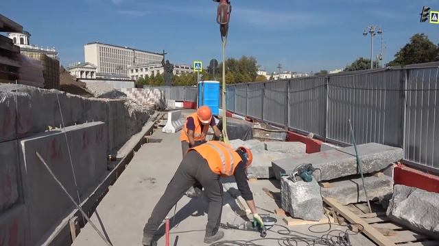 Монтаж гранитных плит на Большом каменном мосту смотреть онлайн