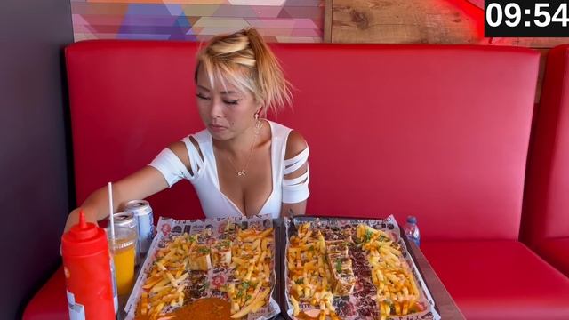 Tahini's Royal Tray Challenge in Oakville, ON!! #RainaisCrazy смотреть онлайн